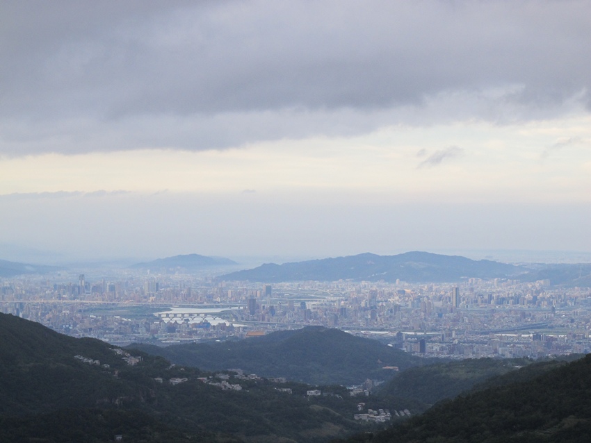 【陽明山】陽明山東段縱走 之 風櫃嘴、頂山、北五指山草原、石