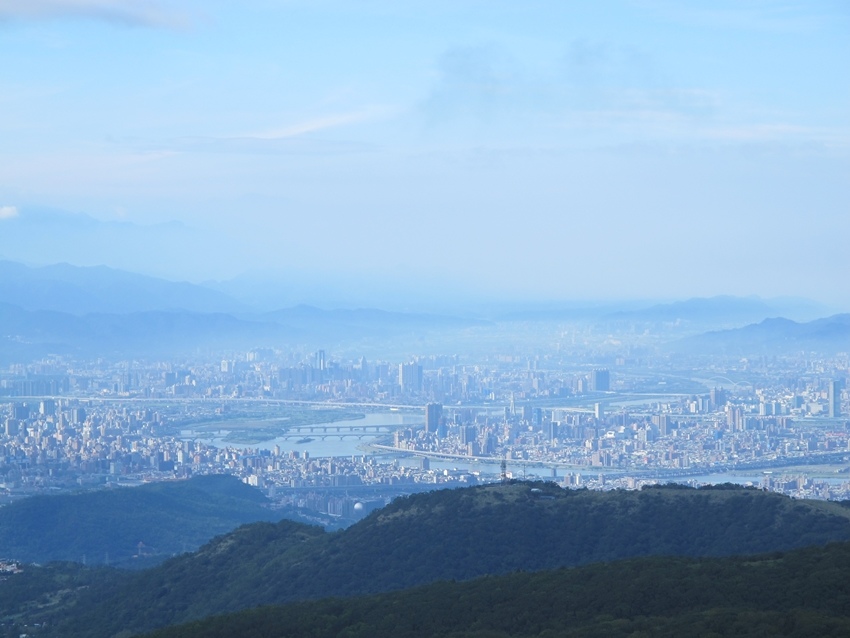 【陽明山】陽明山東段縱走 之 風櫃嘴、頂山、北五指山草原、石