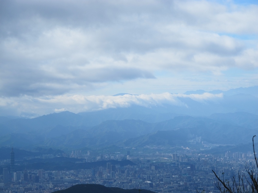 【陽明山】陽明山東段縱走 之 風櫃嘴、頂山、北五指山草原、石