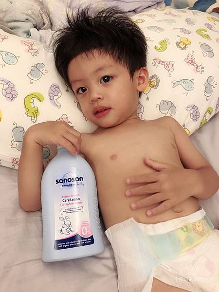 給寶寶天然的呵護｜德國珊諾Sanosan沐浴用品、防曬乳霜