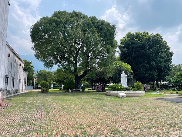 萬金聖母殿 萬巒彩繪吊橋 網美景點 屏東 旅行推薦 可可料理 屏東可可 老霸子客家餐館 泗林衛生室 文化之旅 文青 可可之旅 輕旅行 一日遊