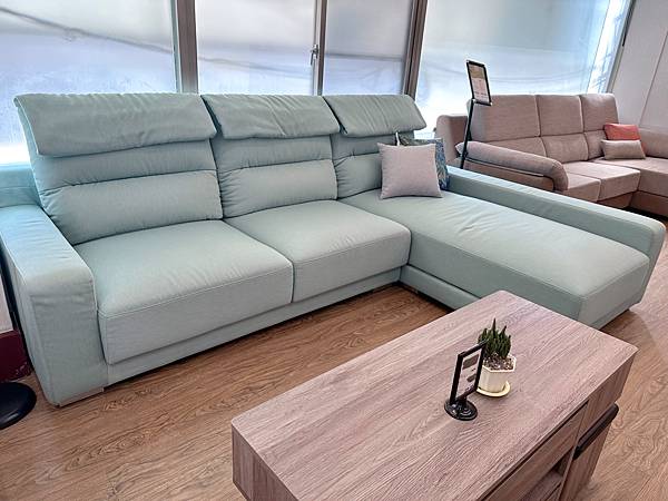 台灣第一沙發品牌【坐又銘 手工沙發】提供客製化的專業服務