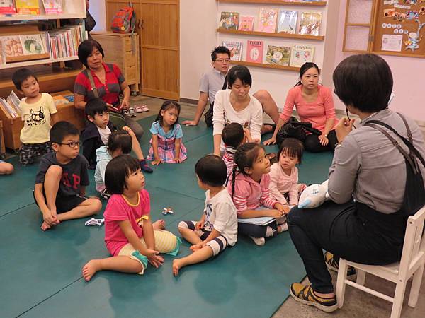 20141011花栗鼠姐姐說故事