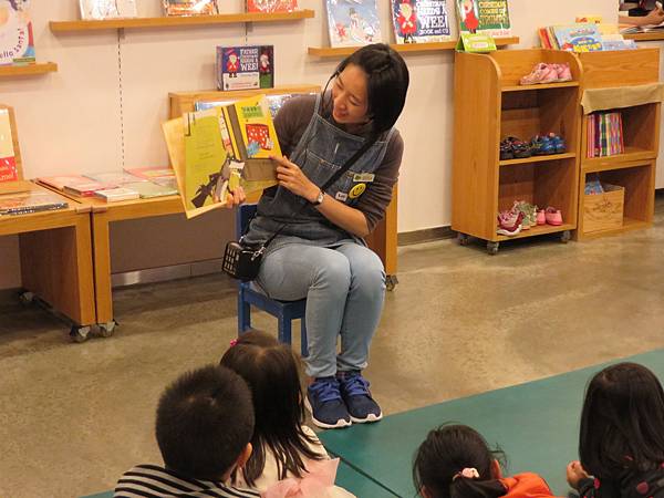 20141115花栗鼠姐姐說故事