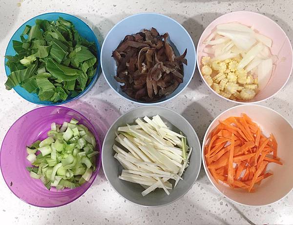 [食譜] 韓式石鍋拌飯～餐廳料理輕鬆上桌