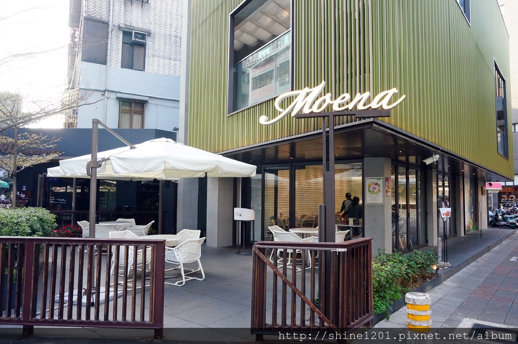 國父紀念館站美食 Moena CAFÉ.101跨年煙火景觀餐廳 夏威夷主題餐廳