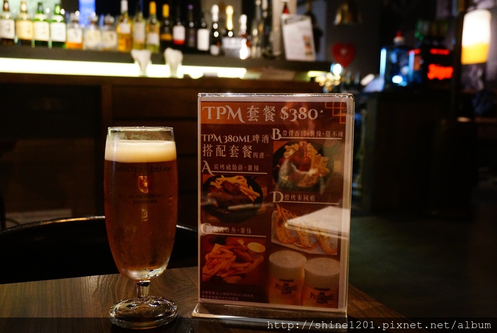 信義區美食.市政府站餐酒館.LighthouseBeer Bistro三得利餐酒館.象山站美食.101附近美食