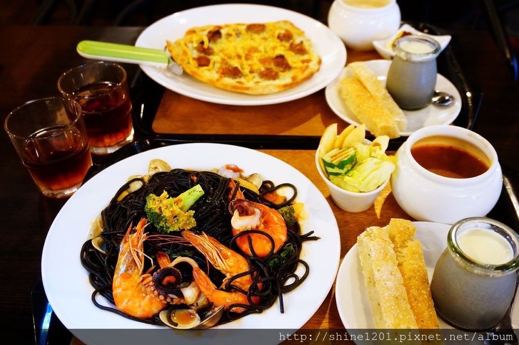 文山區平價美食 萬芳.木柵平價義大麵 義食屋興隆店.中國科大美食