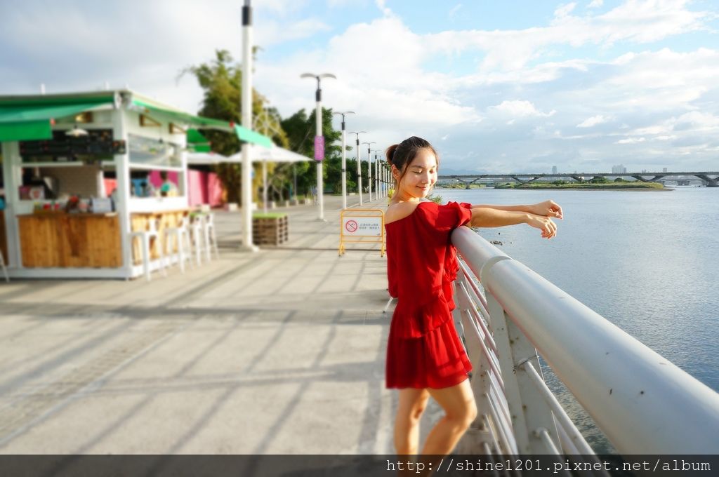 台北景點 大稻埕碼頭 PIER5貨櫃屋市集 百齡罈BHOUSE 台北夕陽夜景 台北景點 大稻埕碼頭 PIER5貨櫃屋市集 百齡罈BHOUSE 台北夕陽夜景