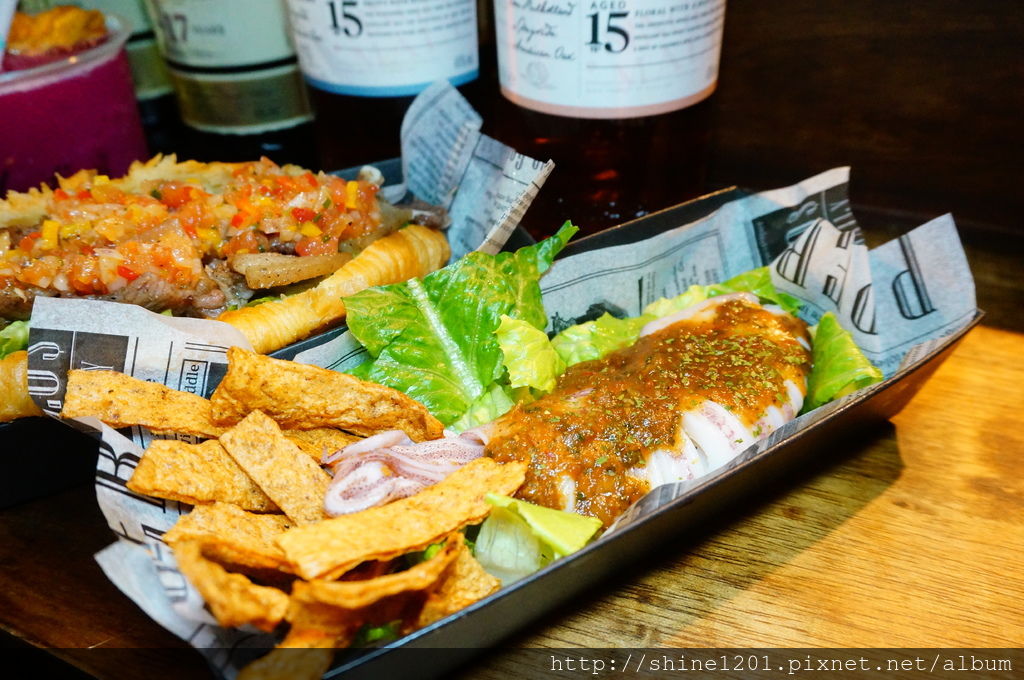 台北景點 大稻埕碼頭 PIER5貨櫃屋市集 百齡罈BHOUSE 台北夕陽夜景 台北景點 大稻埕碼頭 PIER5貨櫃屋市集 百齡罈BHOUSE 台北夕陽夜景