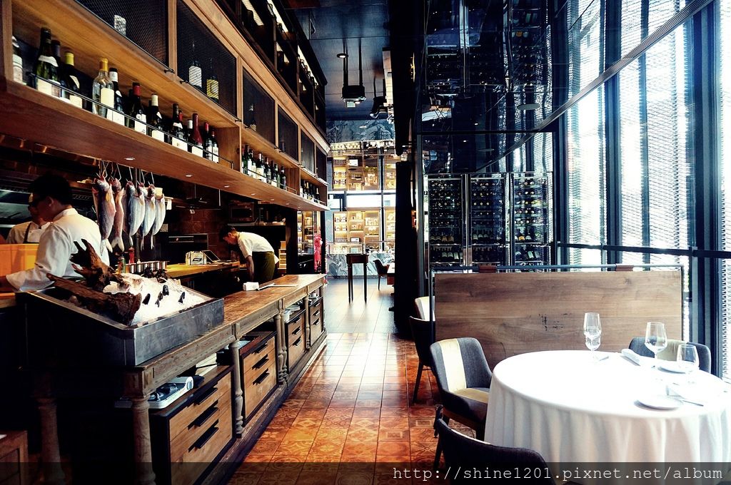 忠孝復興站.東區美食餐酒館│TK SEAFOOD&STEAK