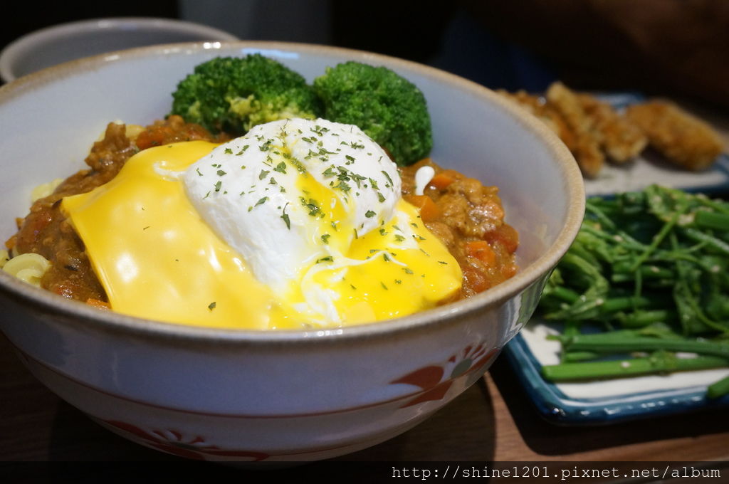 台北咖哩.松山區小巨蛋站美食 國父紀念館站美食 小吉咖哩