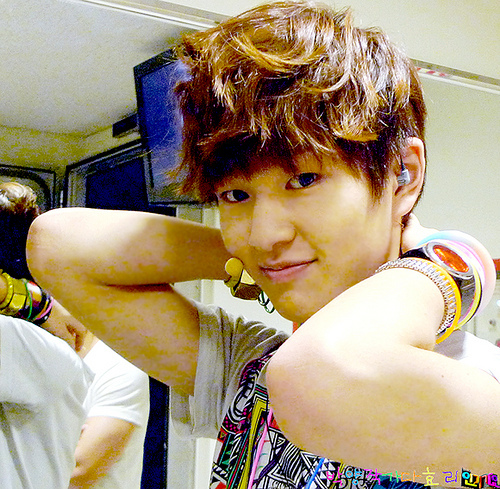 ONEW04.jpg