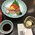 食前酒和生魚片.JPG