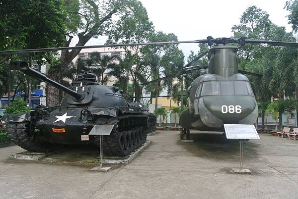 戰車與直升機.JPG