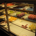 甜點和水果櫃