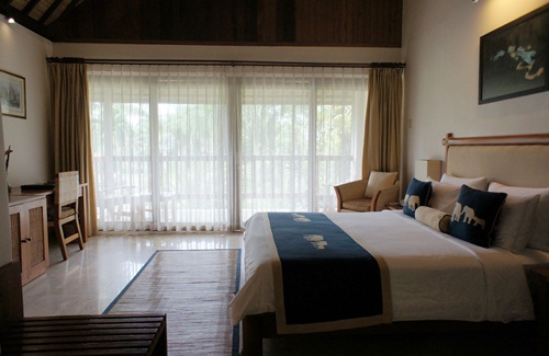 Safari park lodge park view