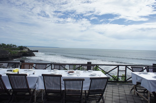 melasti tanah lot