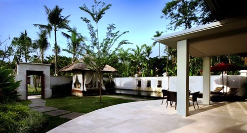 The Laguna Villa