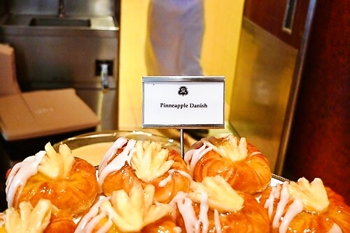 ST Regis Boneka Buffet