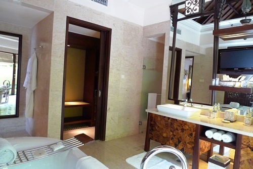 ST Regis Bali Villa Bathroom