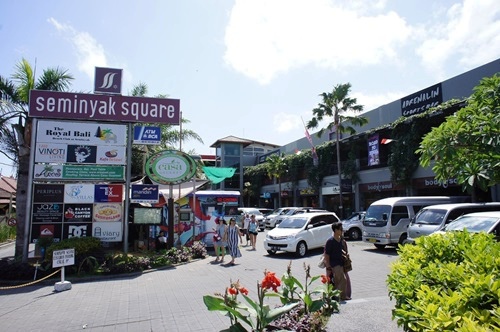 Semiyak Square