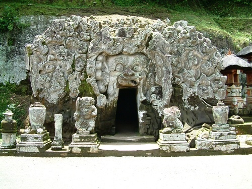 Goa Gajah ubud elephant cave