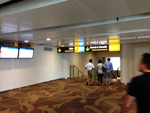 Bali International Airport 入境