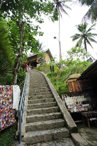 Gunung Kawi 卡威山