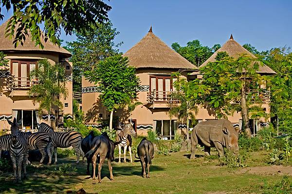 mara river safari lodge