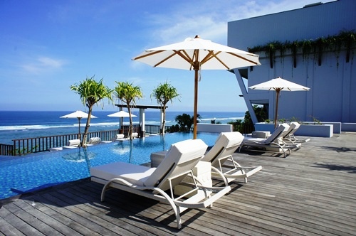 Samabe Bali Resort Swimming Pool 