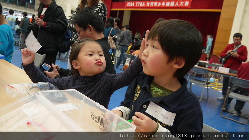 蛋蛋 積木創意中心 張馨元老師 競走大賽 2014台灣青少年機器人大賽