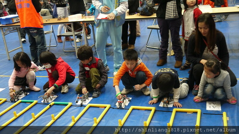 蛋蛋 積木創意中心 張馨元老師 競走大賽 2014台灣青少年機器人大賽