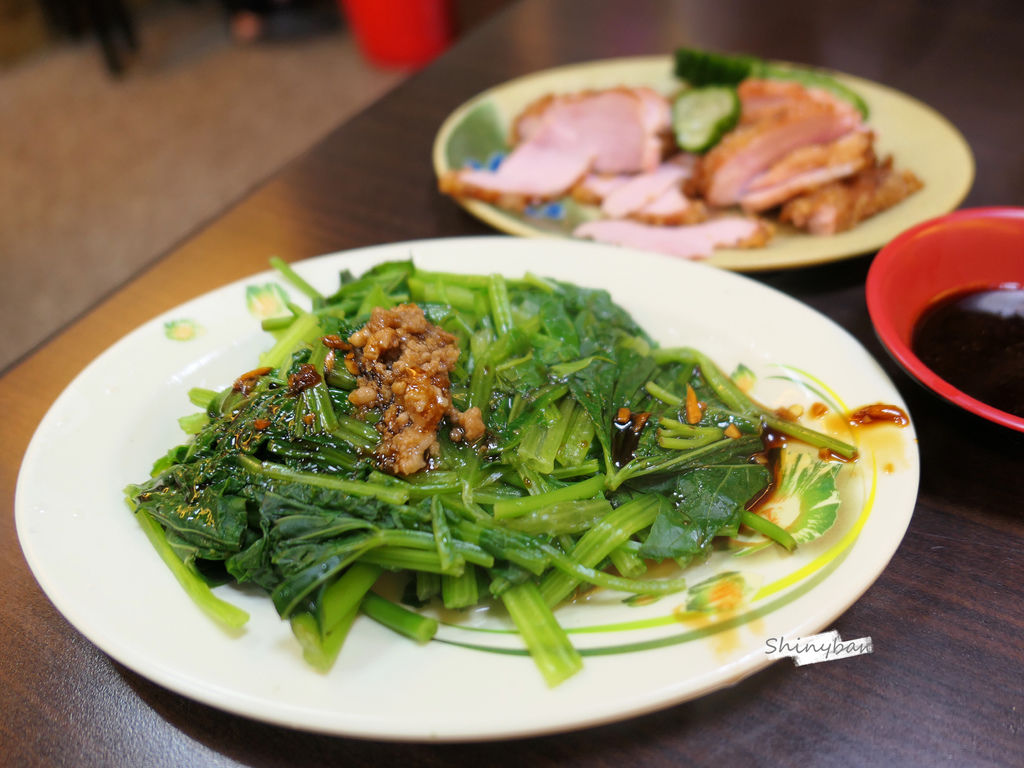 新北中和—阿榮本家 香菇肉粥▪米粉湯｜四號公園旁人氣臺灣小吃