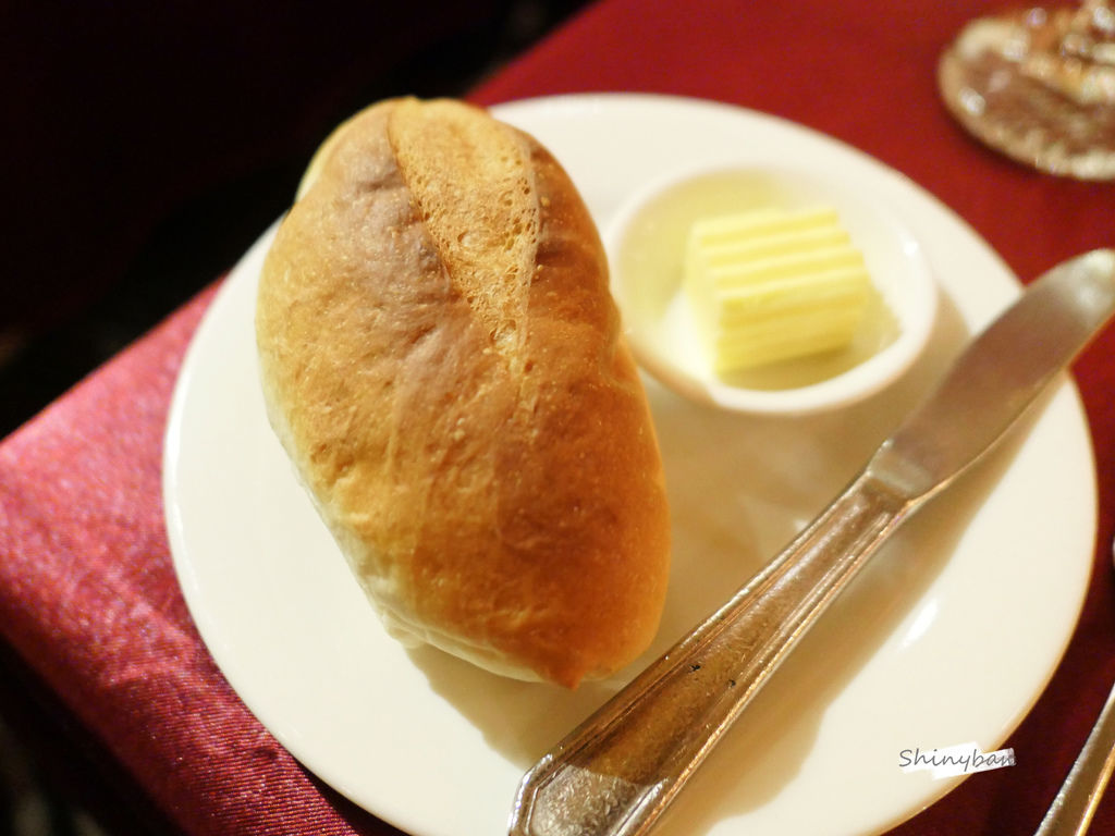 台北大安—沾美西餐廳七十年老字號鴨肝牛排 沙拉水果甜點吃到 台北大安—沾美西餐廳七十年老字號鴨肝牛排 沙拉水果甜點吃到