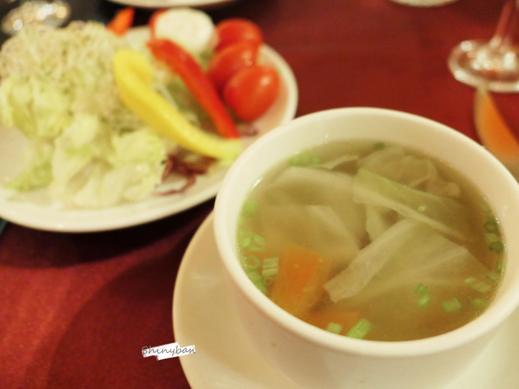 台北大安—沾美西餐廳七十年老字號鴨肝牛排 沙拉水果甜點吃到 台北大安—沾美西餐廳七十年老字號鴨肝牛排 沙拉水果甜點吃到