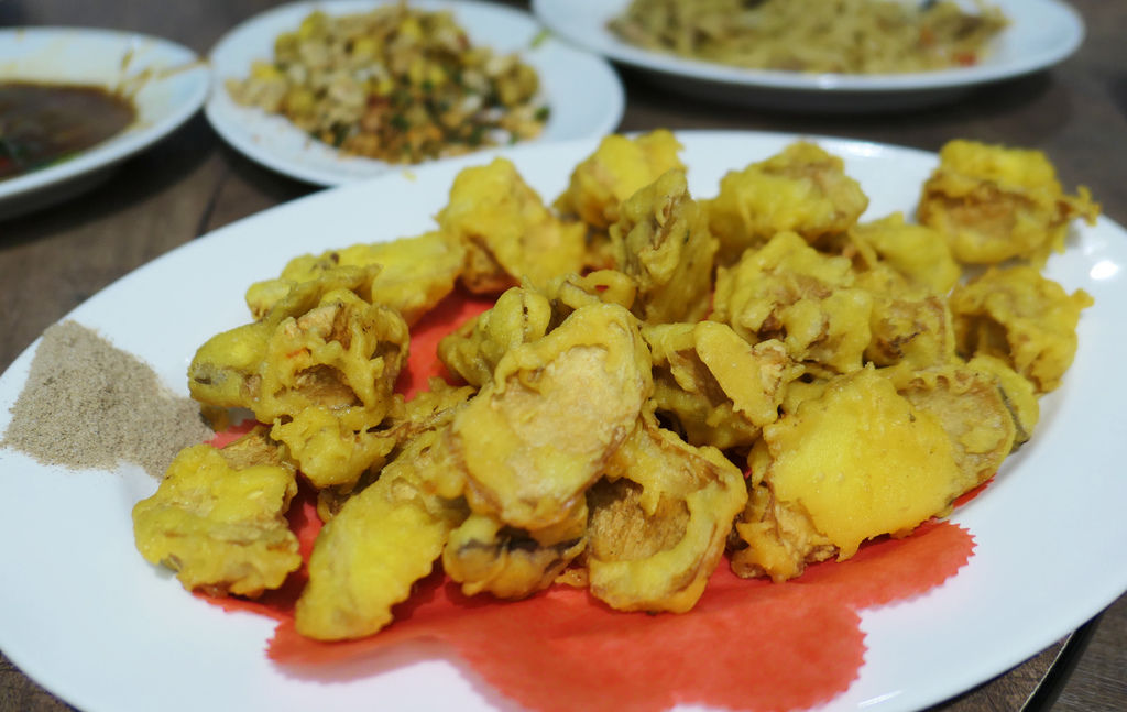 基隆七堵—芳鄰熱炒海鮮店｜道道無雷 海鮮尚青的社區熱炒（20