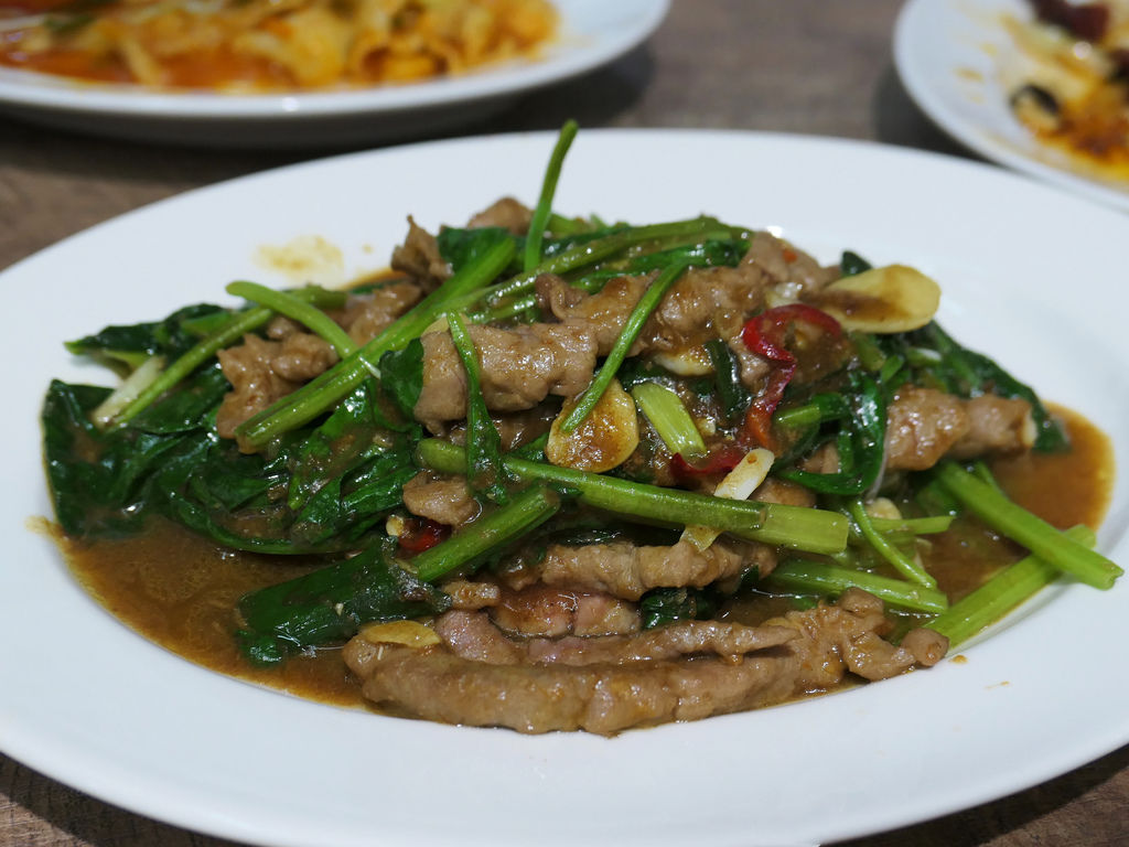 基隆七堵—芳鄰熱炒海鮮店｜道道無雷 海鮮尚青的社區熱炒（20