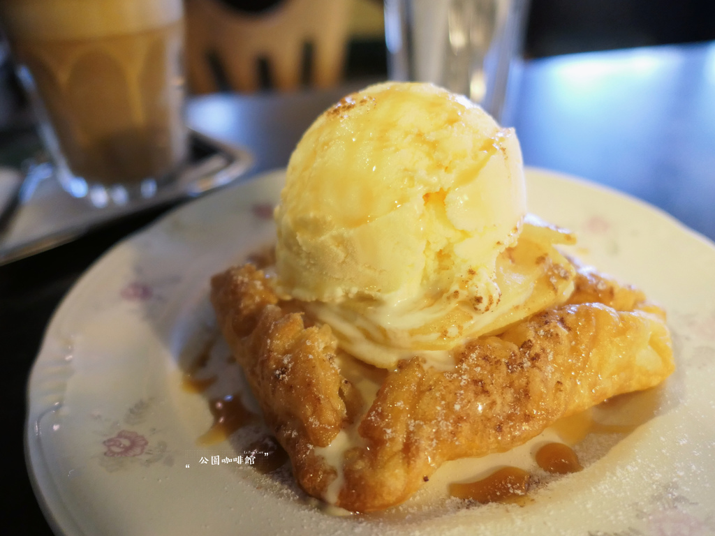 台北中山—Le Park Cafe公園咖啡館｜公園一隅飄散陣