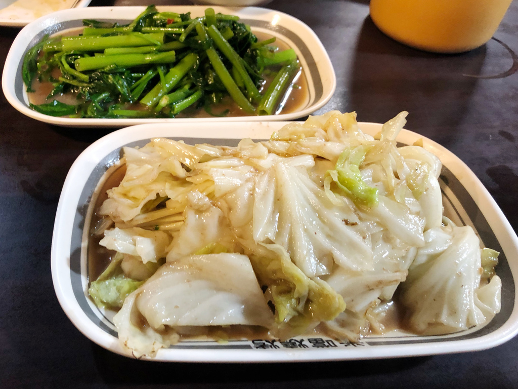 花蓮市區—米噹泰式烤肉|酸甜泰式口味炭烤 新鮮漁獲平價上桌|東大門夜市、重慶
