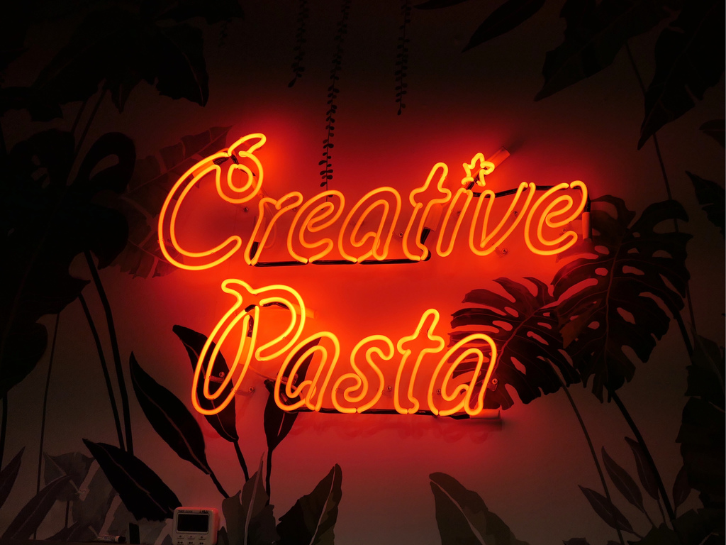 新北新店—創義麵 Creative Pasta｜燈光美氣氛佳