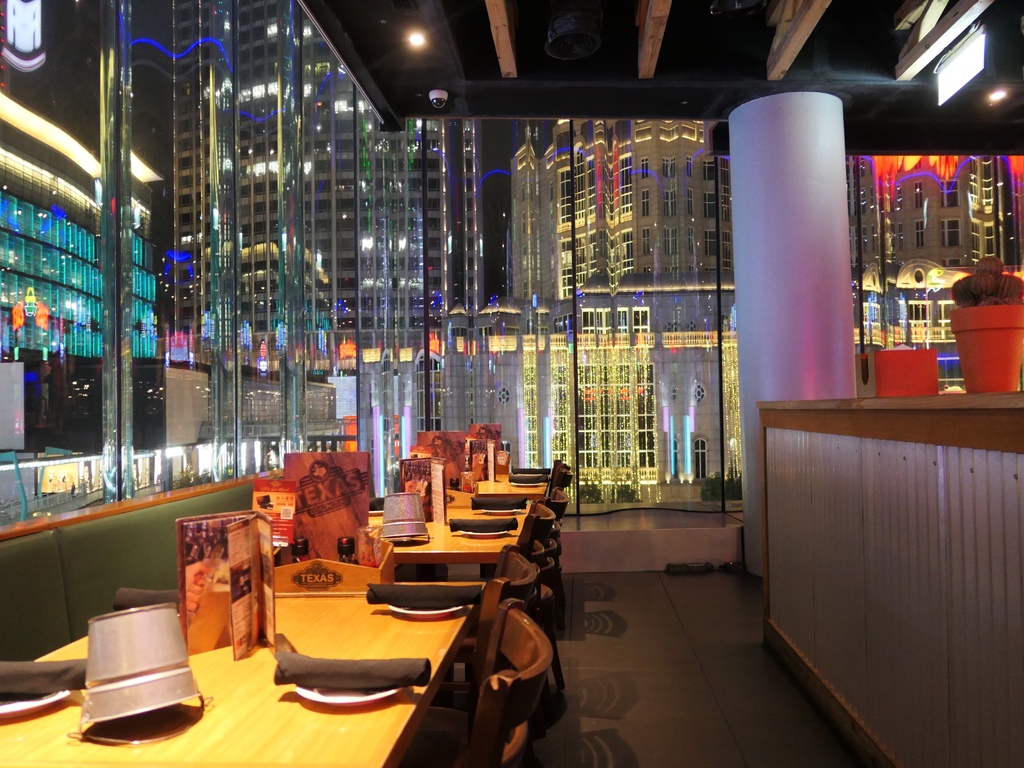 [食記] 台北信義—德州鮮切牛排｜經典美式鮮切牛排俯瞰信義霓虹街景