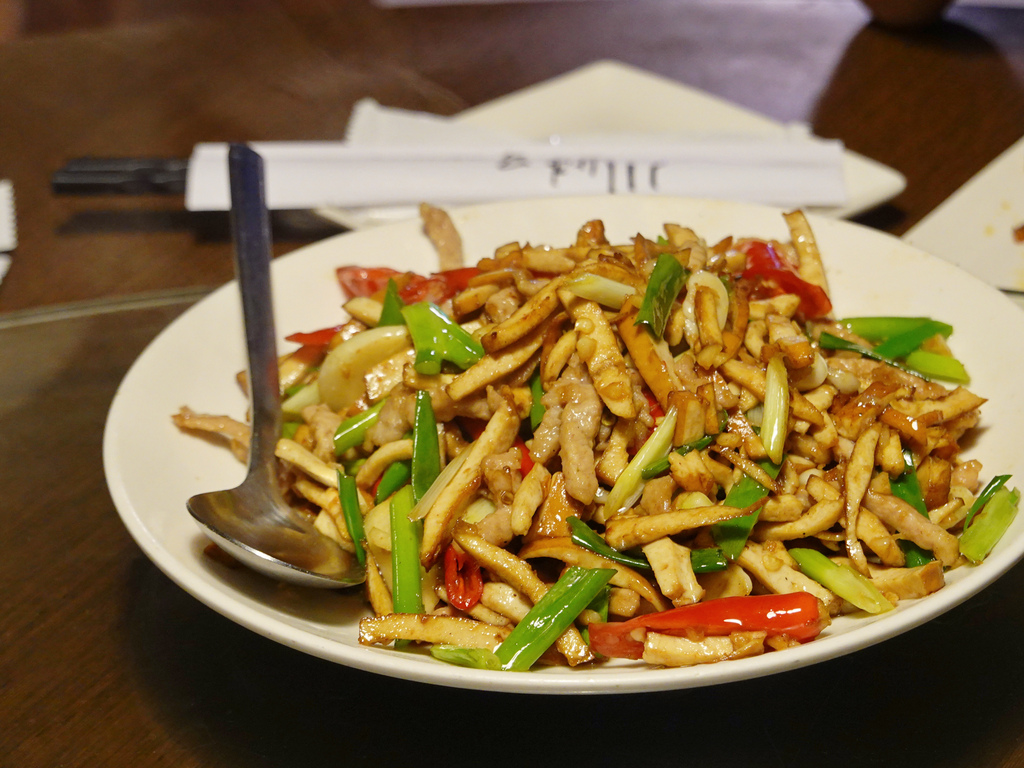 台北大安—川妹子一片椒紅中 深藏讓人難以抗拒的麻辣滋味國 台北大安—川妹子一片椒紅中 深藏讓人難以抗拒的麻辣滋味國