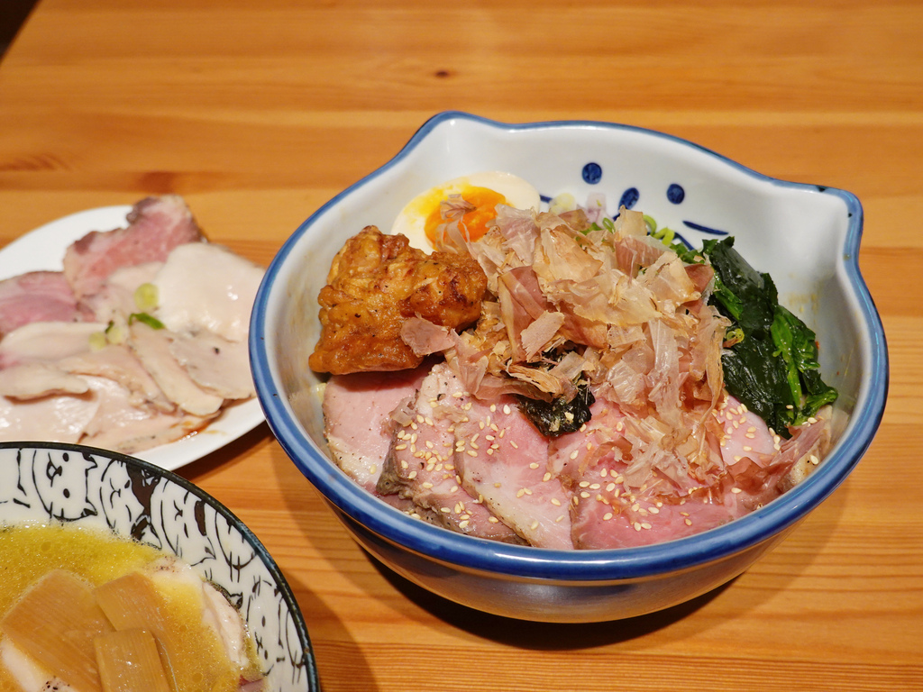 新北新店—海貓亭拉麵 うみねこ亭四款自製人氣拉麵 大份量海