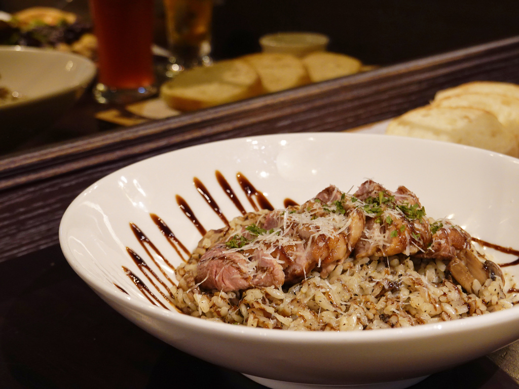 台北中山—默爾 pasta pizza轉動於義式窯烤爐中的