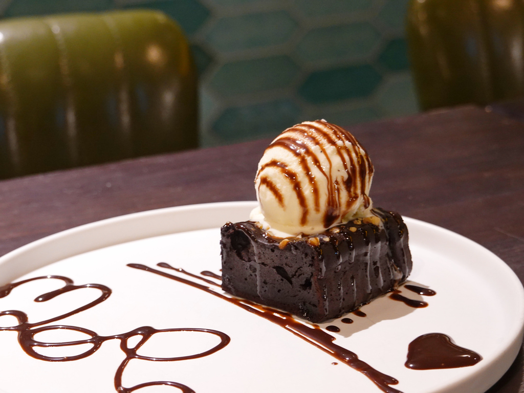 台北中山—默爾 pasta pizza轉動於義式窯烤爐中的