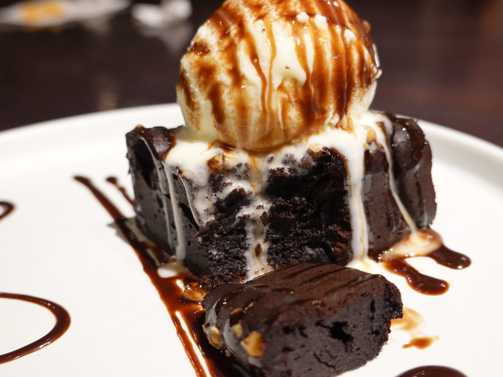 台北中山—默爾 pasta pizza轉動於義式窯烤爐中的