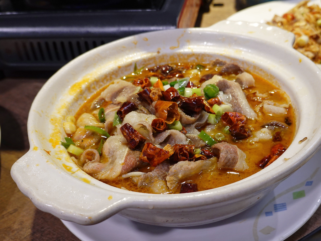 基隆七堵—芳鄰熱炒海鮮店｜道道無雷 海鮮尚青的社區熱炒（20