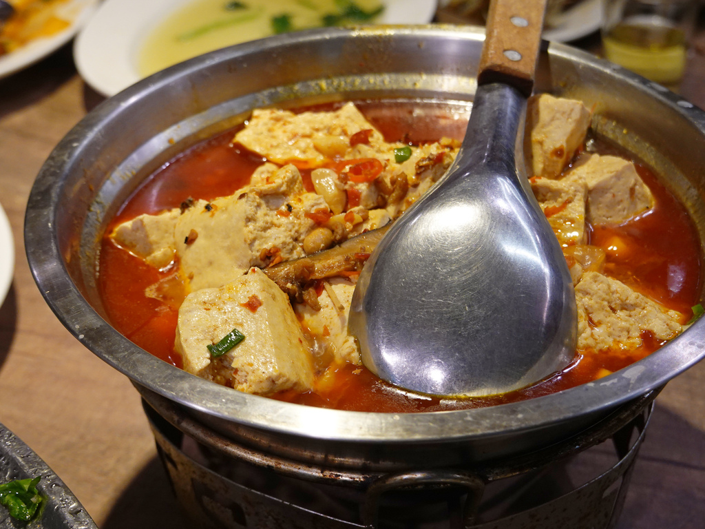 基隆七堵—芳鄰熱炒海鮮店｜道道無雷 海鮮尚青的社區熱炒（20