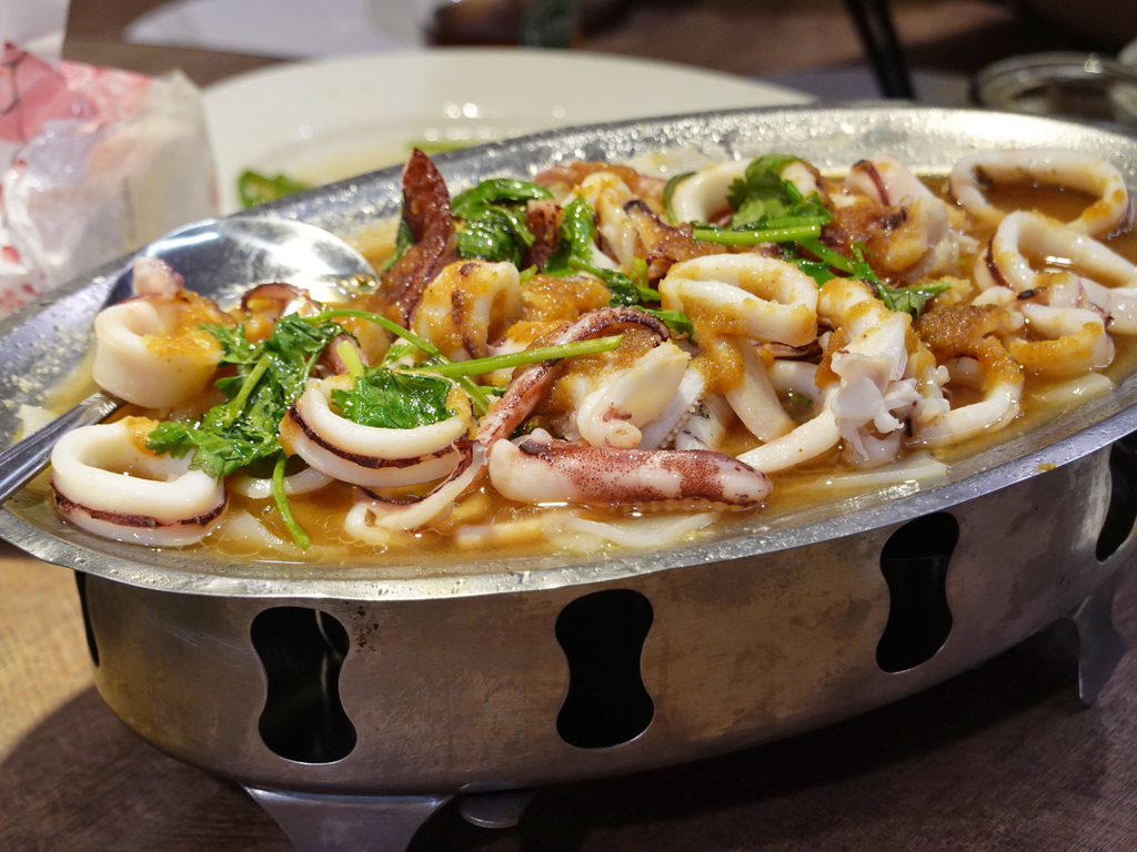 基隆七堵—芳鄰熱炒海鮮店｜道道無雷 海鮮尚青的社區熱炒（20